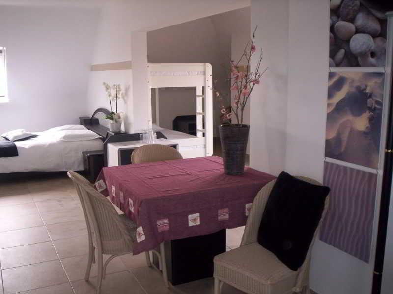 Boutique Hotel Butler Zuienkerke Bagian luar foto